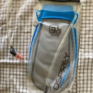 Like New Osprey Reservoir, 3L